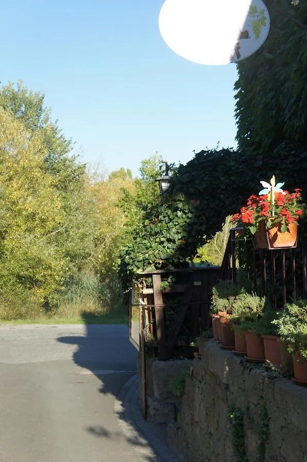 wunderschöne Ferienwohnung in Winterhausen mit Küche, Bad und Piano Apartamento